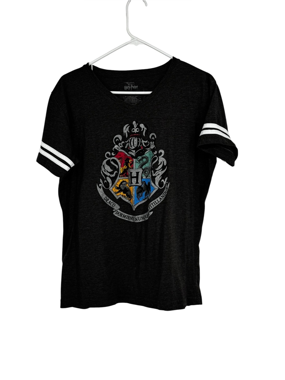 Wizarding World of Harry Potter XL SS Polyester/Cotton V-Neck Hogwarts T-Shirt